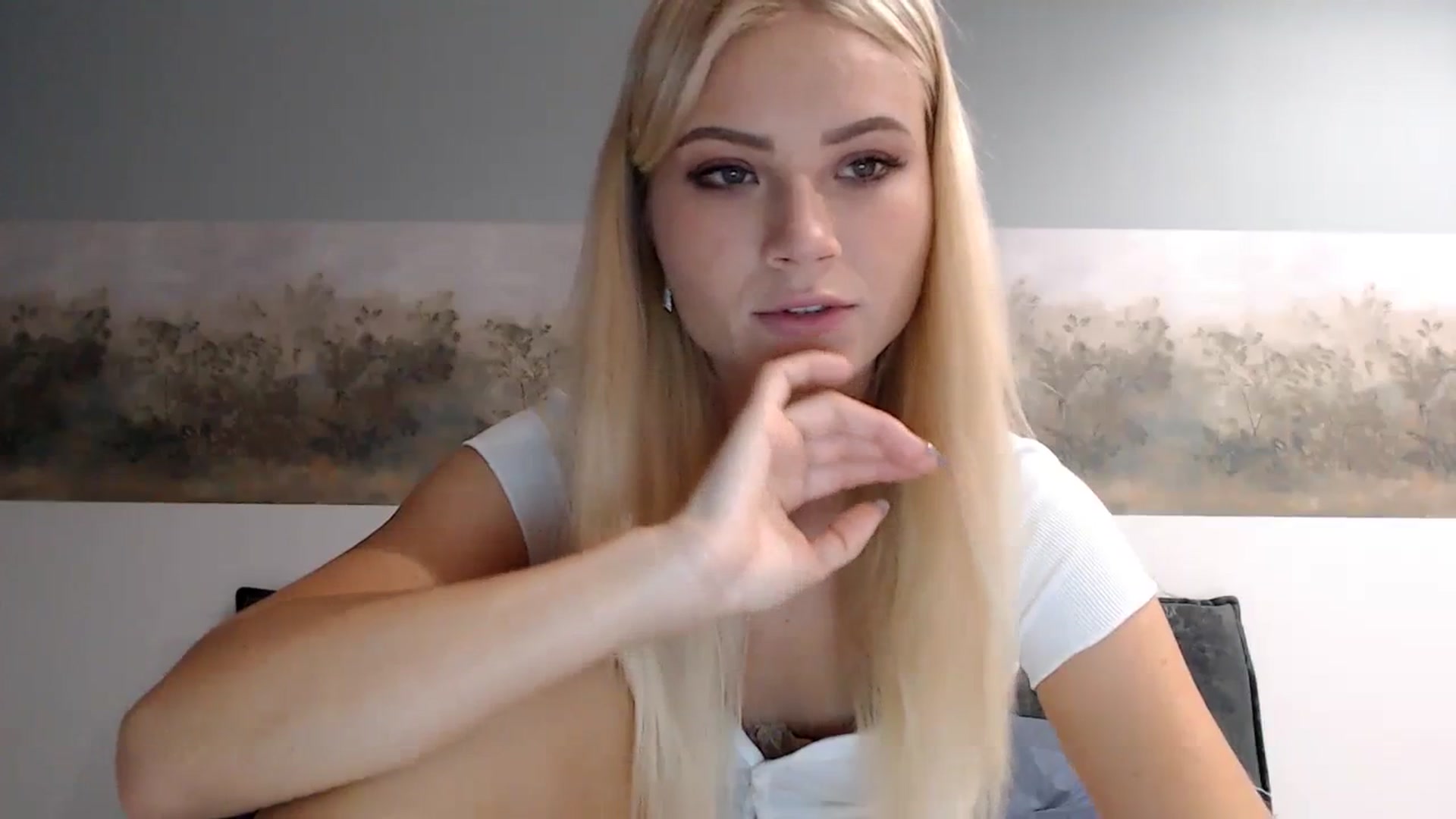 Gallery image thumbnail from bridetobe's myfreecams stream on, 11/06/2023, 04:06 image 3 of 20