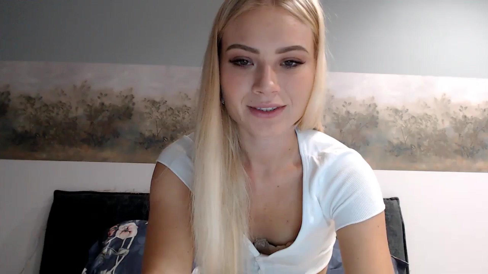 Gallery image thumbnail from bridetobe's myfreecams stream on, 11/06/2023, 04:06 image 17 of 20