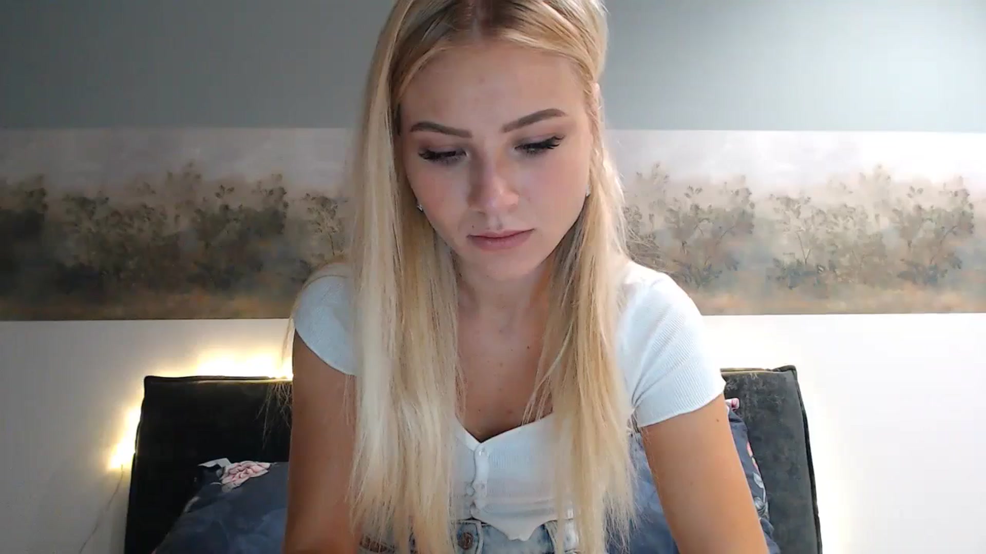 Gallery image thumbnail from bridetobe's myfreecams stream on, 11/07/2023, 04:15 image 1 of 20