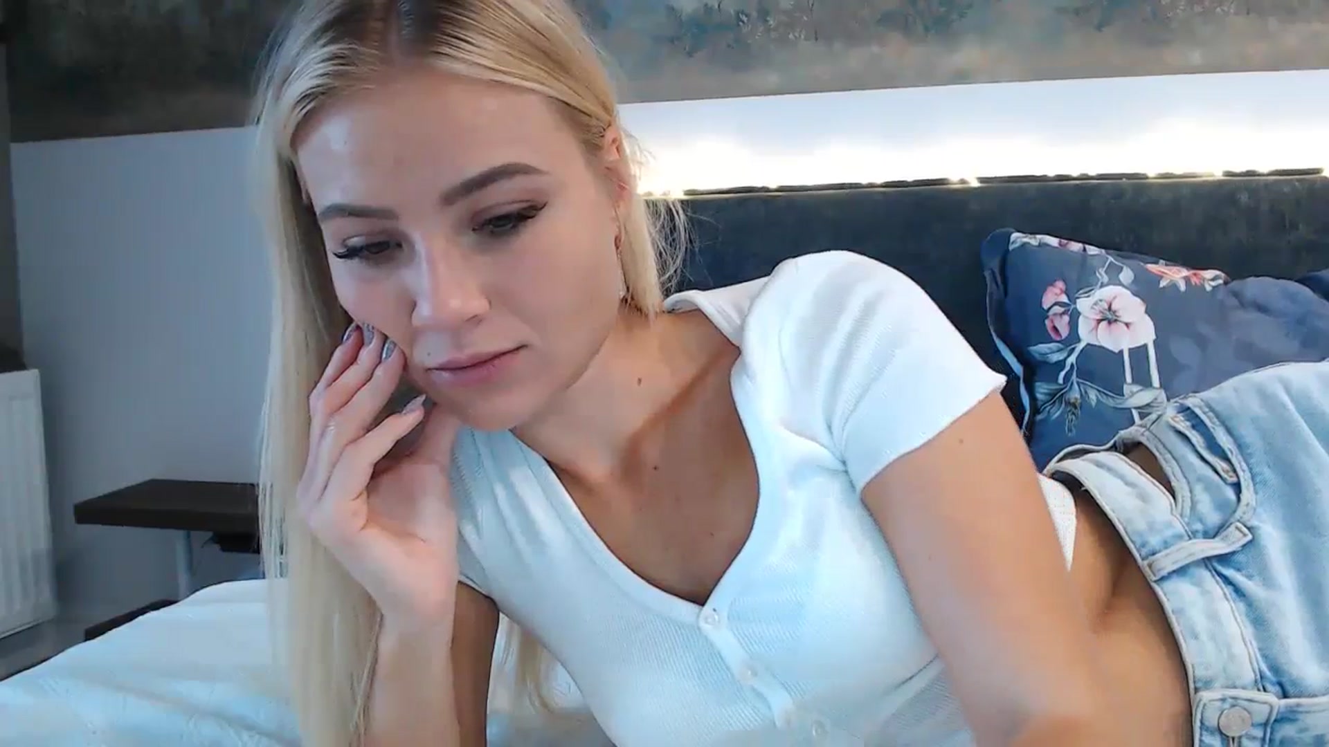 Gallery image thumbnail from bridetobe's myfreecams stream on, 11/07/2023, 04:58 image 10 of 20