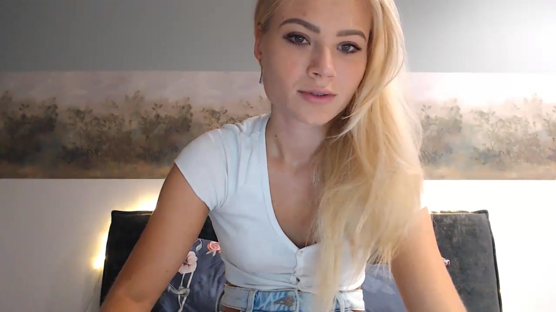 Gallery image thumbnail from bridetobe's myfreecams stream on, 11/08/2023, 04:41 image 2 of 20