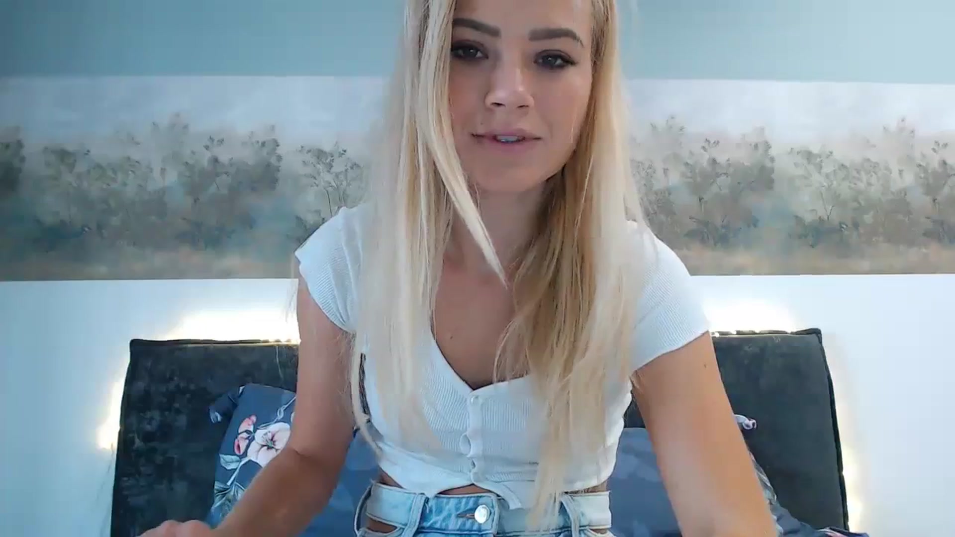 Gallery image thumbnail from bridetobe's myfreecams stream on, 11/08/2023, 05:31 image 10 of 20