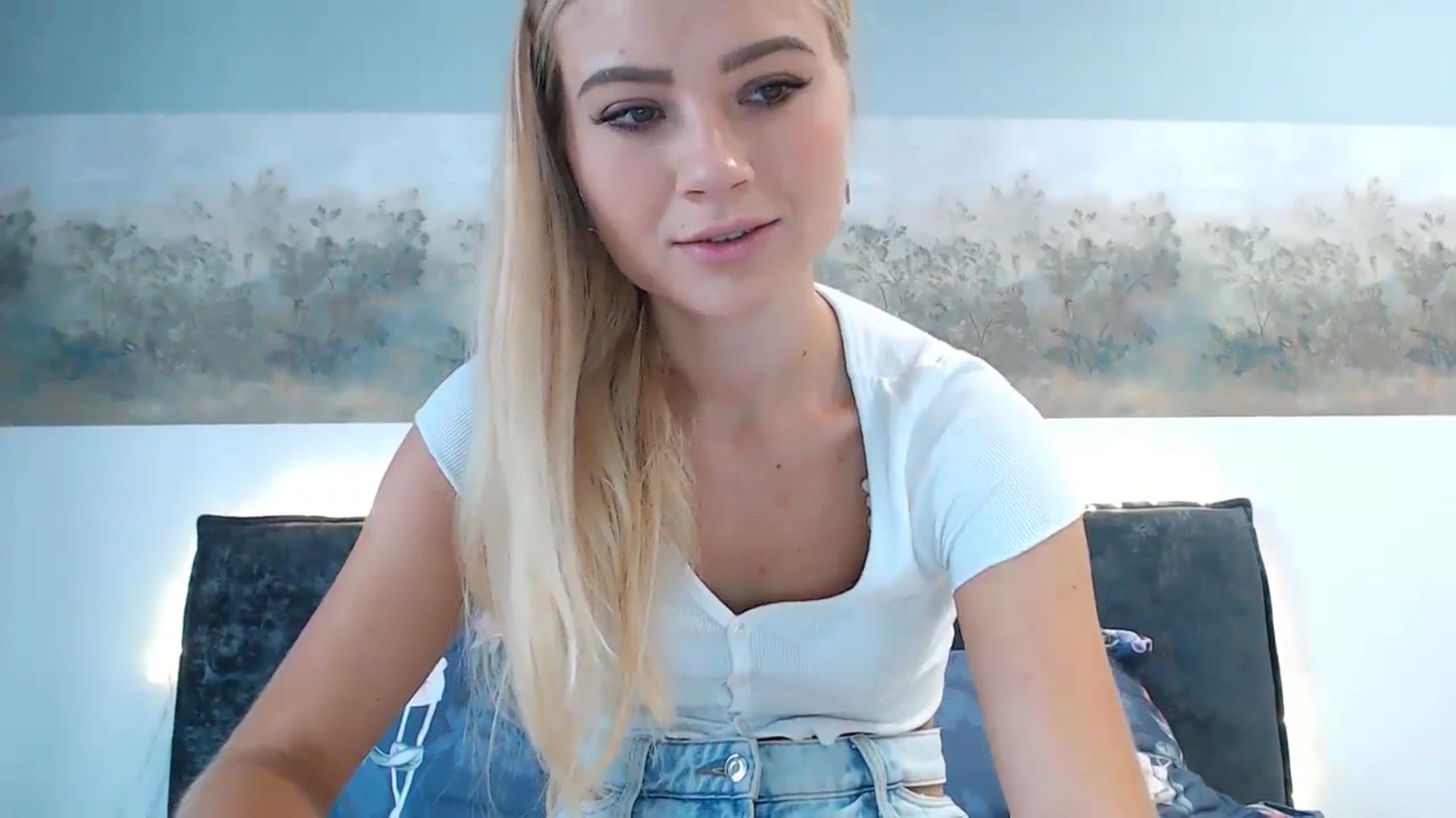 Gallery image thumbnail from bridetobe's myfreecams stream on, 11/08/2023, 05:31 image 12 of 20