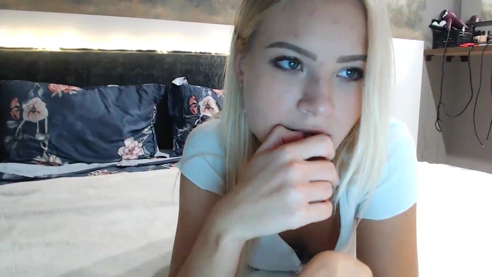Gallery image thumbnail from bridetobe's myfreecams stream on, 11/09/2023, 04:36 image 11 of 20