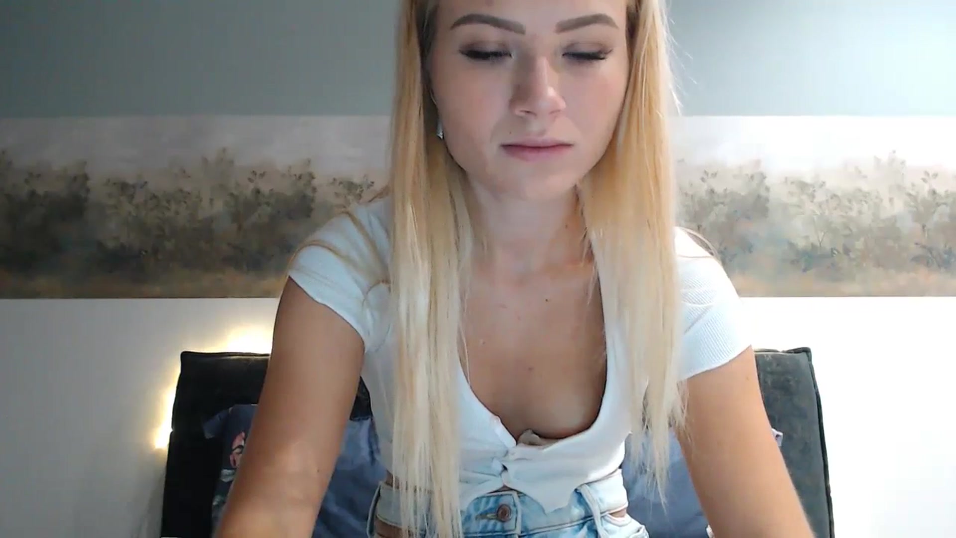 Gallery image thumbnail from bridetobe's myfreecams stream on, 11/09/2023, 04:36 image 4 of 20