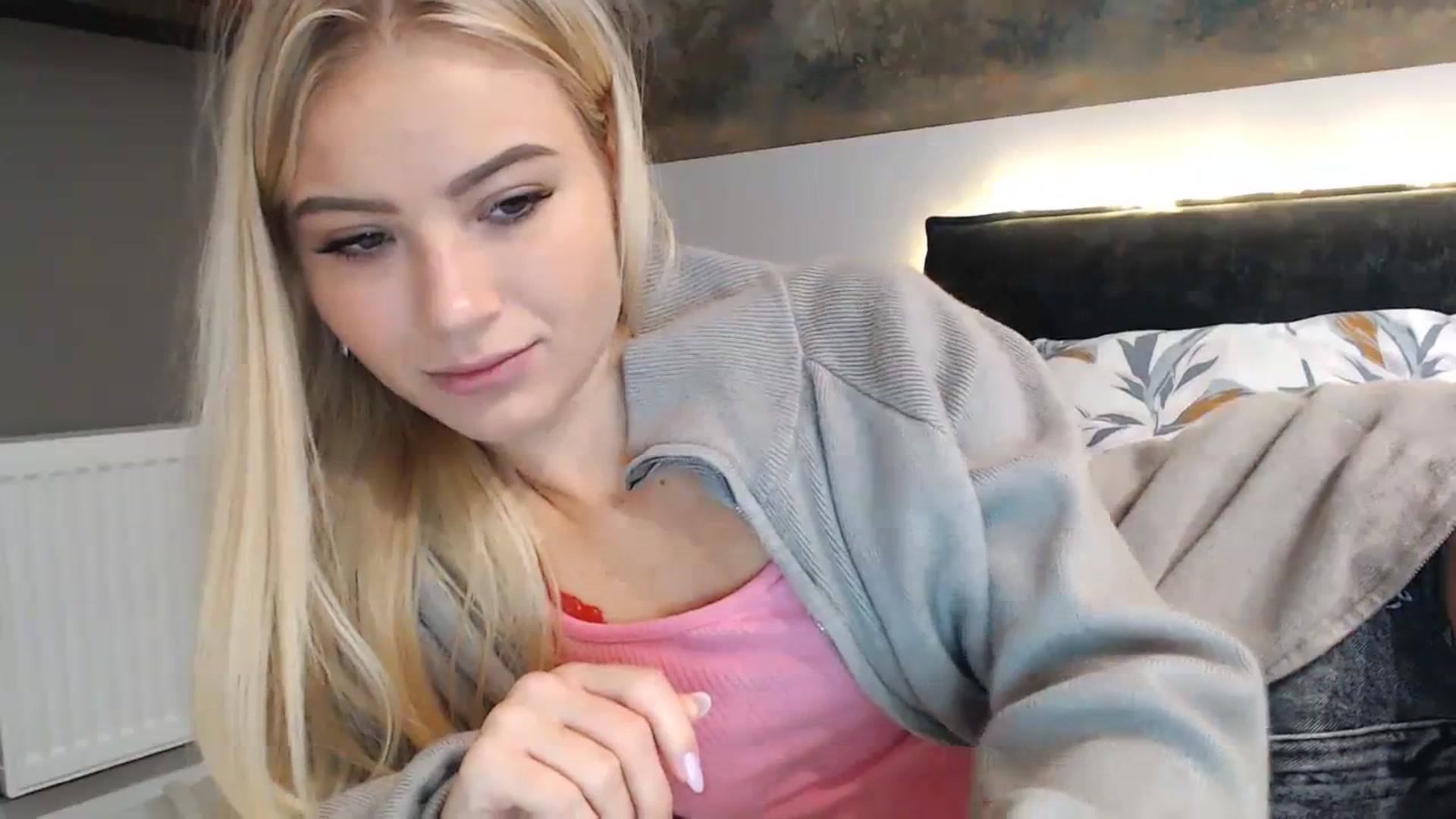 Gallery image thumbnail from bridetobe's myfreecams stream on, 11/23/2023, 03:18 image 18 of 20