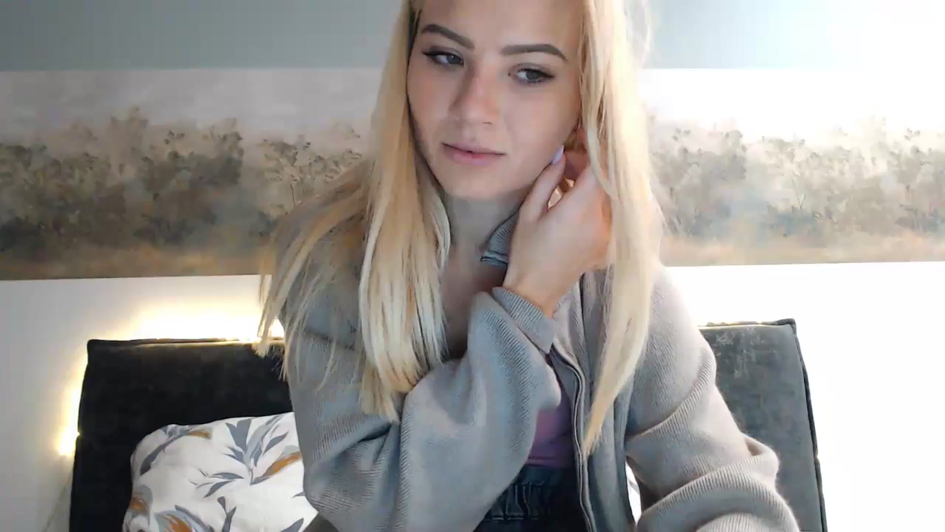 Gallery image thumbnail from bridetobe's myfreecams stream on, 11/23/2023, 03:38 image 3 of 20