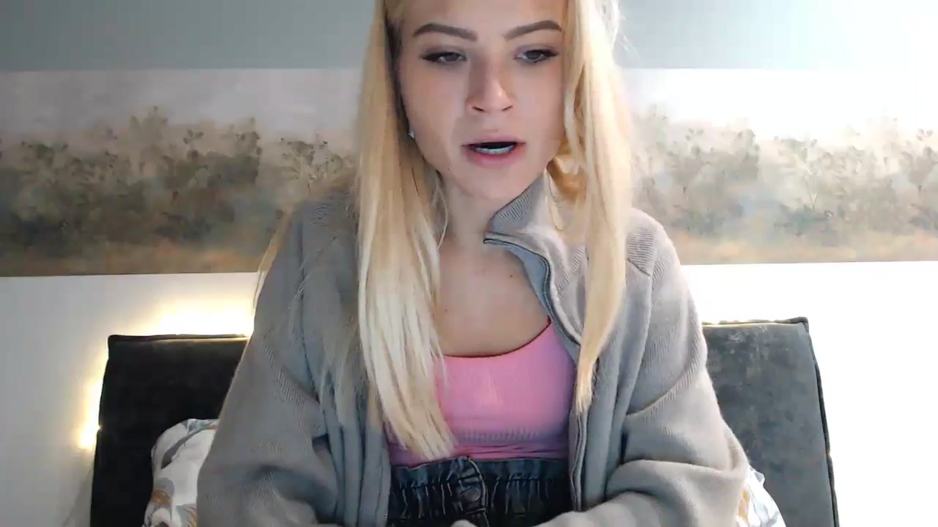 Gallery image thumbnail from bridetobe's myfreecams stream on, 11/23/2023, 03:38 image 4 of 20