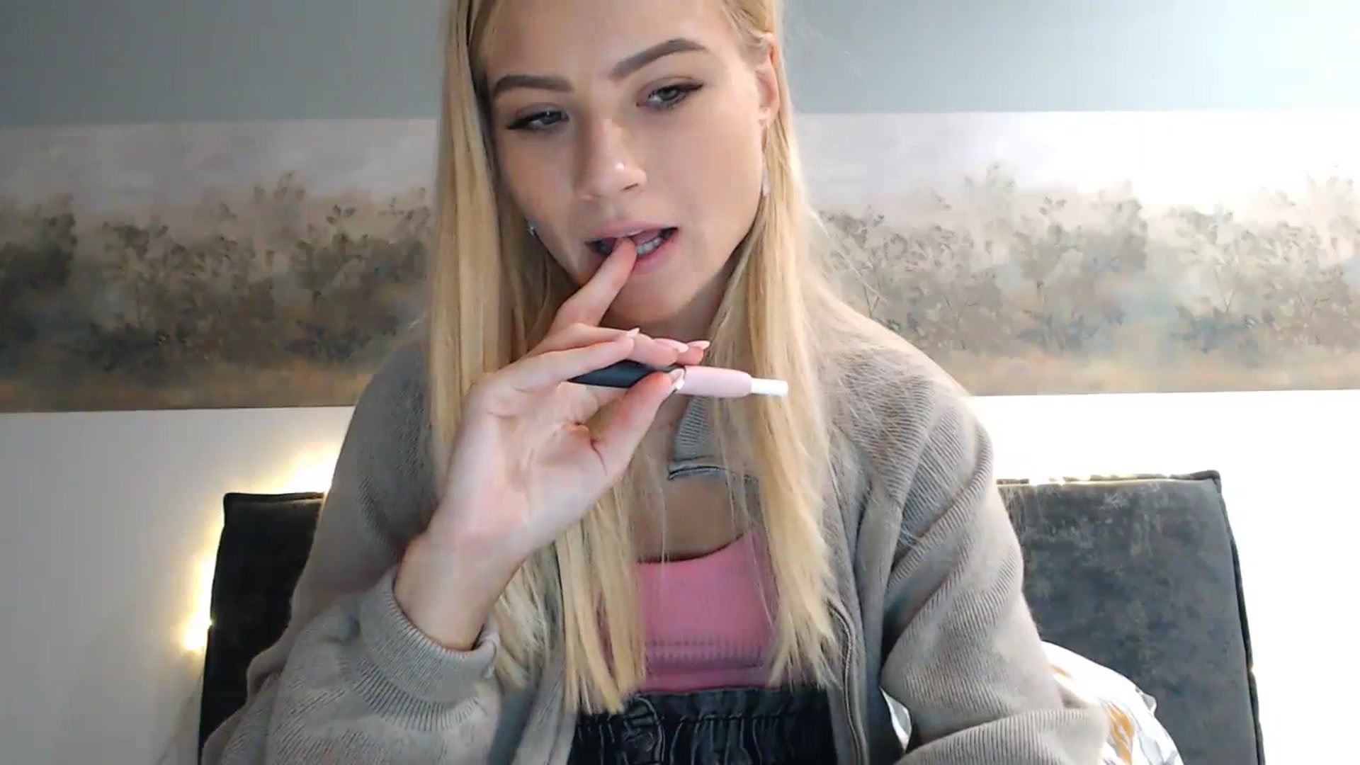 Gallery image thumbnail from bridetobe's myfreecams stream on, 11/23/2023, 03:38 image 17 of 20