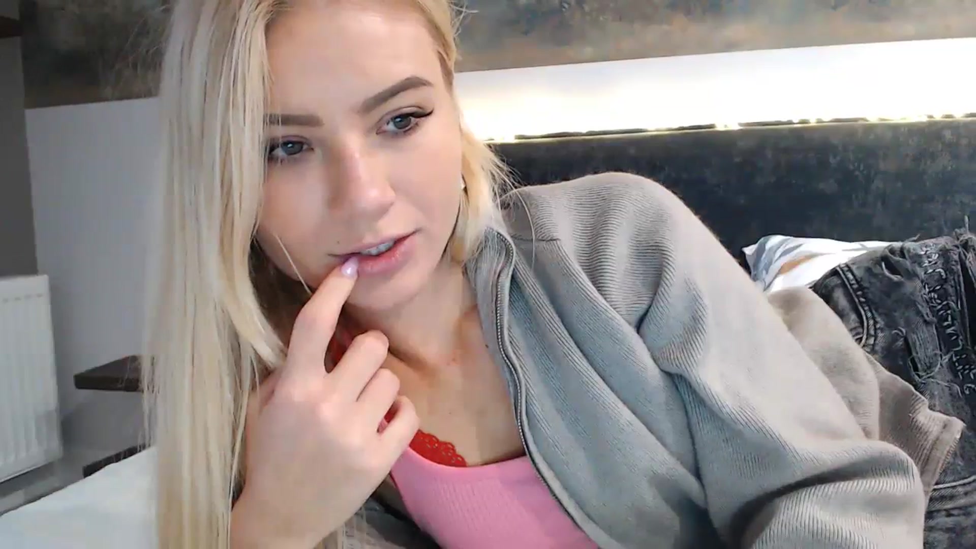 Gallery image thumbnail from bridetobe's myfreecams stream on, 11/23/2023, 05:32 image 4 of 20