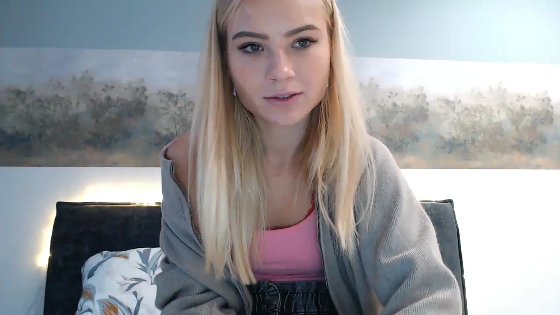 Gallery image thumbnail from bridetobe's myfreecams stream on, 11/23/2023, 05:32 image 13 of 20