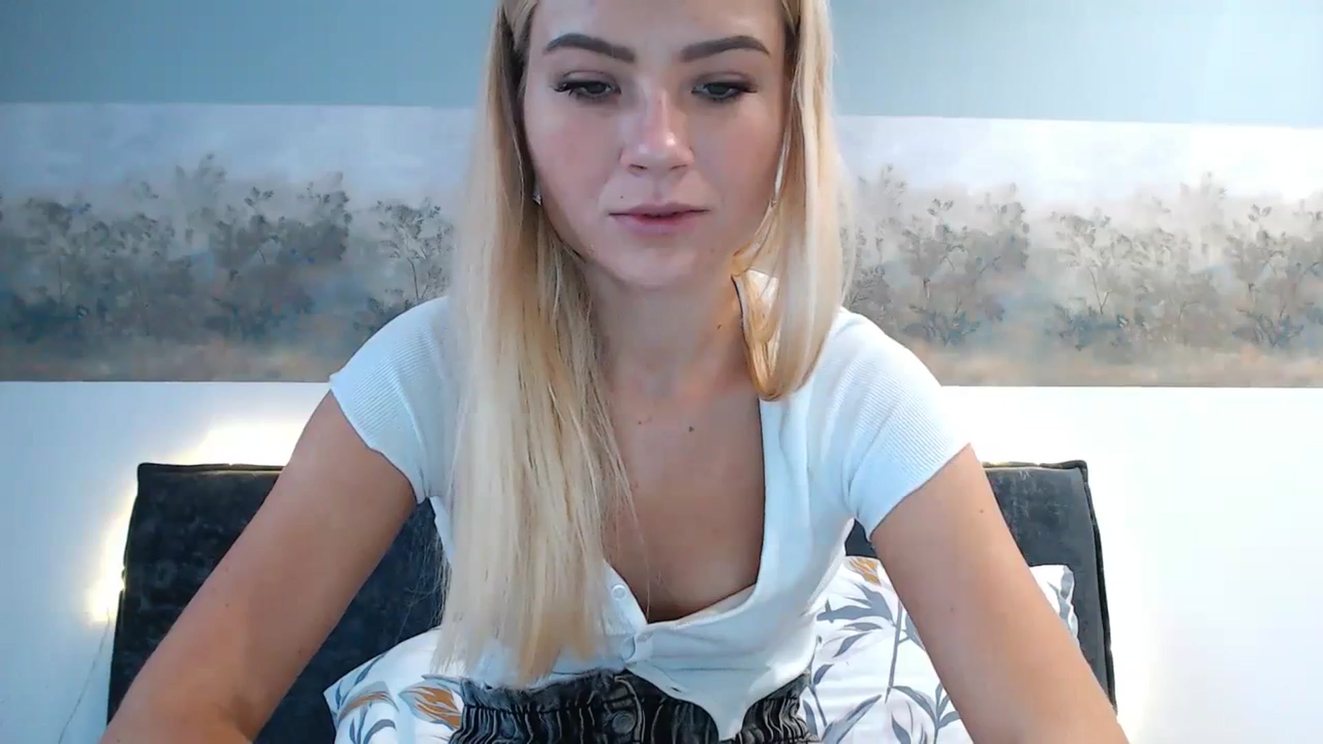 Gallery image thumbnail from bridetobe's myfreecams stream on, 11/24/2023, 06:10 image 17 of 20