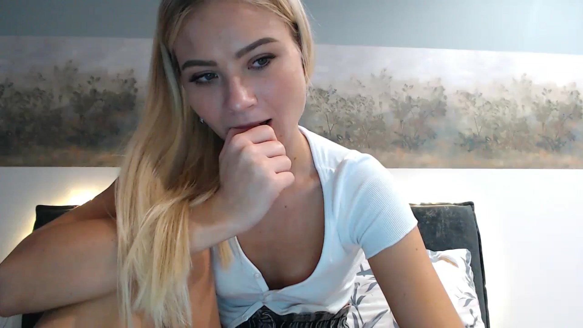 Gallery image thumbnail from bridetobe's myfreecams stream on, 11/24/2023, 06:10 image 2 of 20