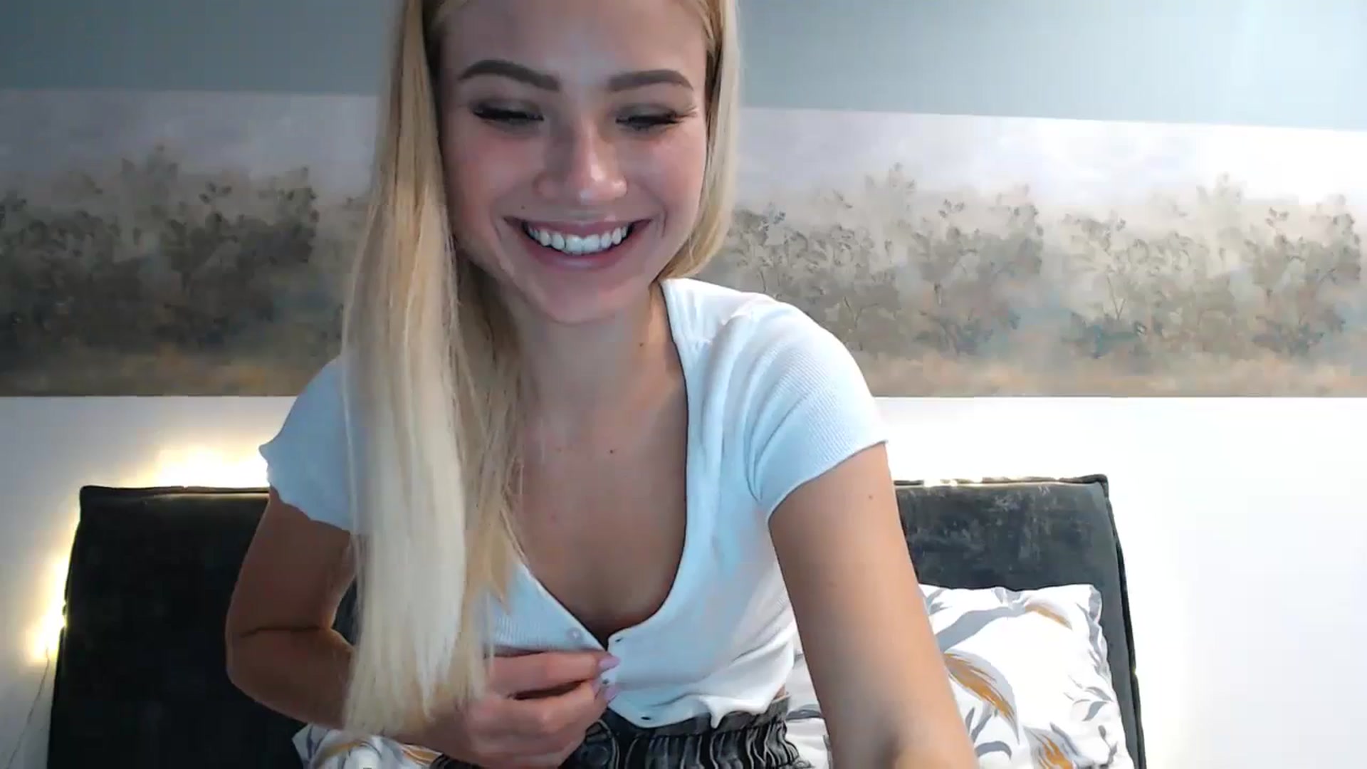 Gallery image thumbnail from bridetobe's myfreecams stream on, 11/24/2023, 06:10 image 3 of 20