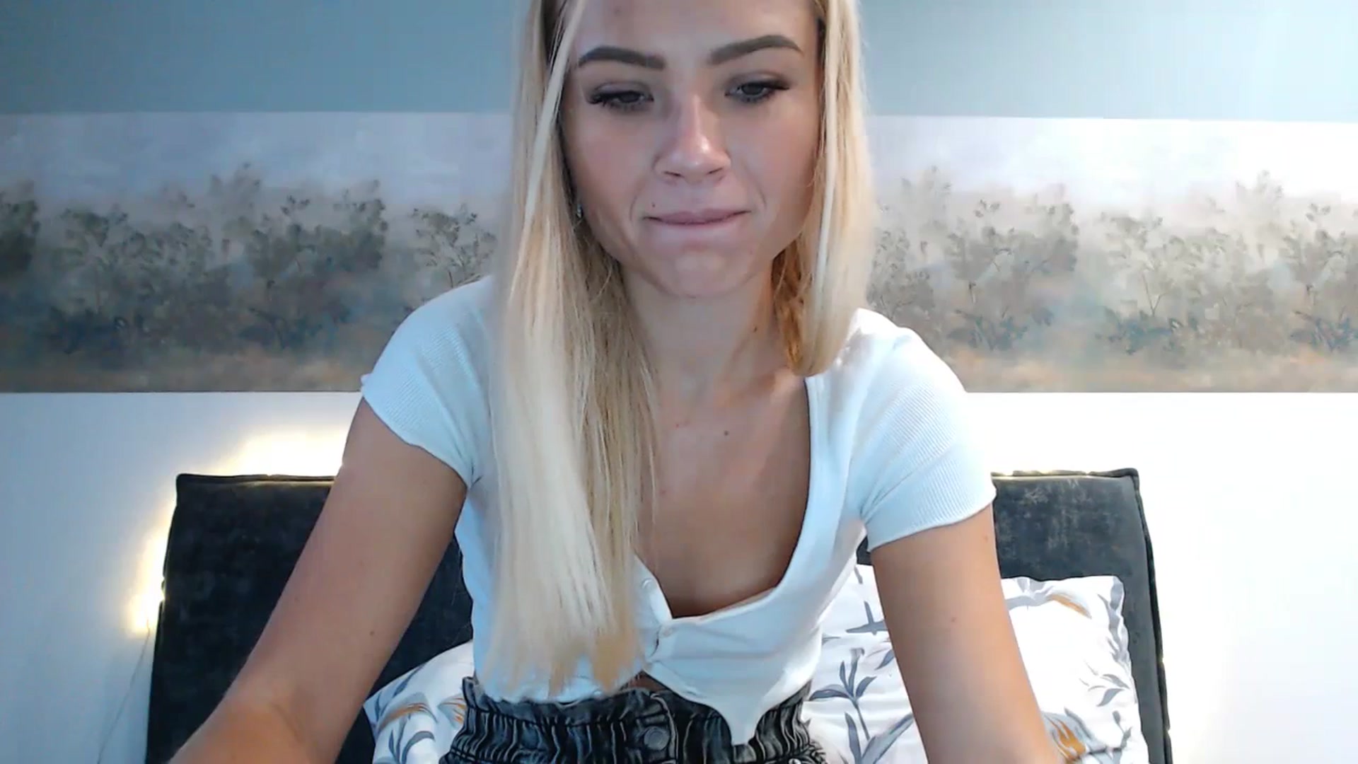 Gallery image thumbnail from bridetobe's myfreecams stream on, 11/24/2023, 06:10 image 12 of 20