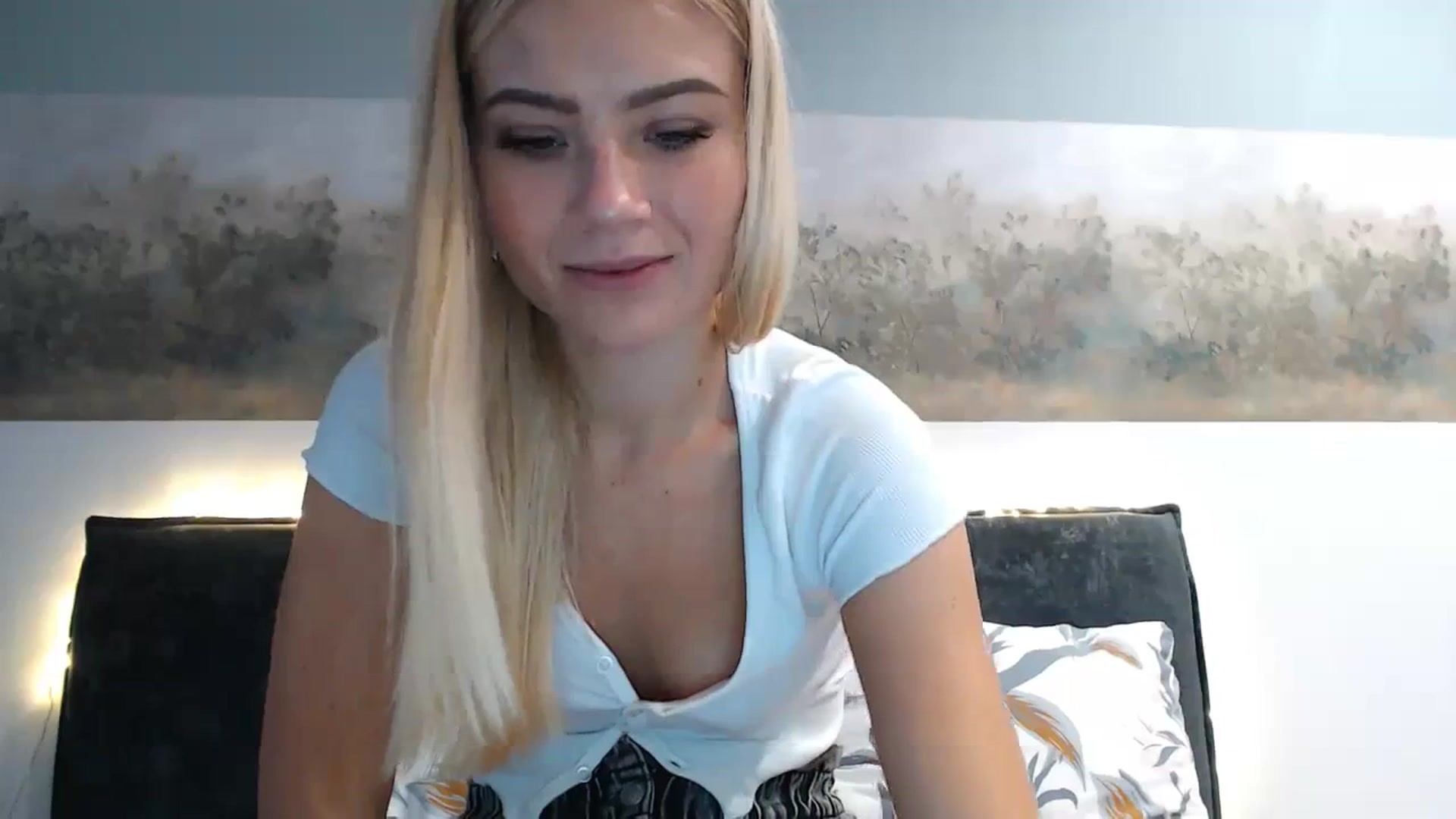Gallery image thumbnail from bridetobe's myfreecams stream on, 11/24/2023, 06:10 image 5 of 20