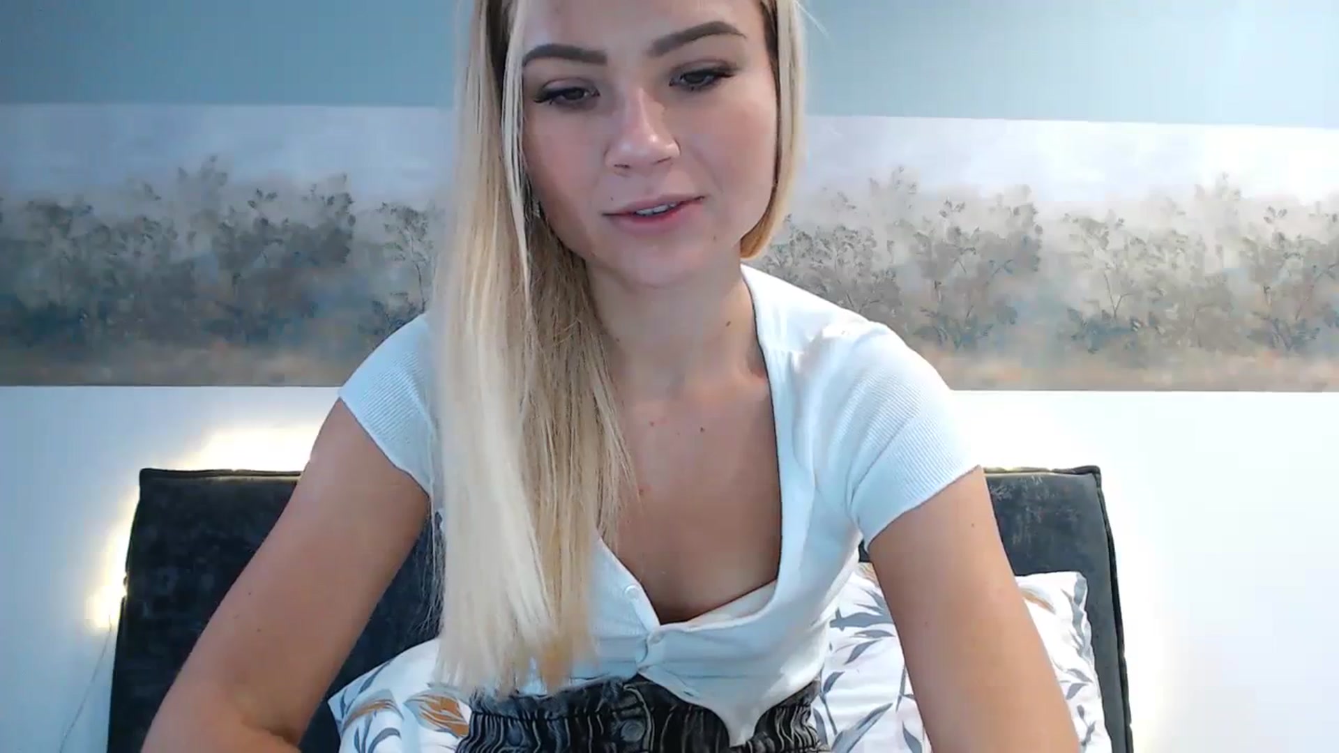 Gallery image thumbnail from bridetobe's myfreecams stream on, 11/24/2023, 06:10 image 14 of 20