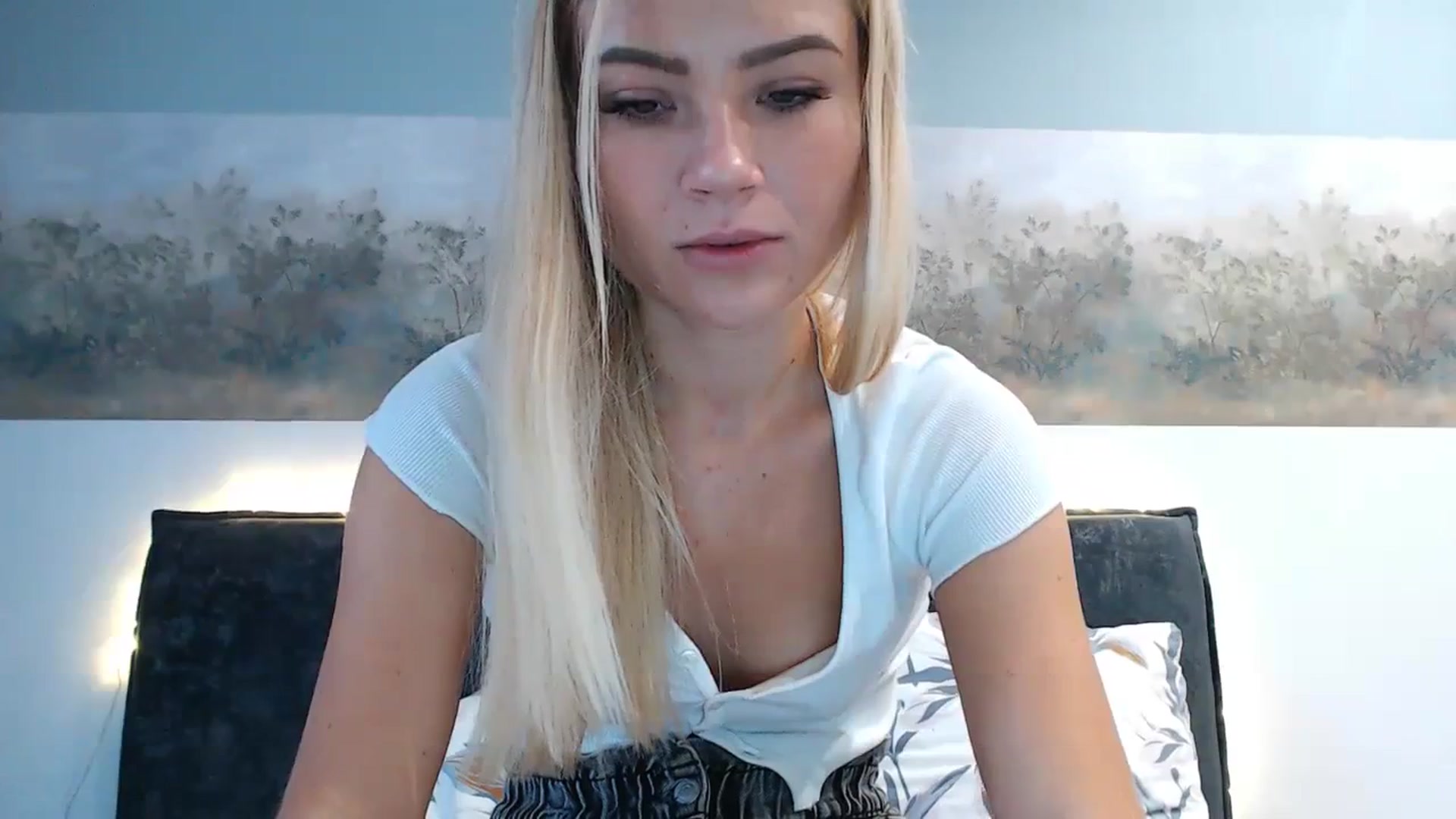 Gallery image thumbnail from bridetobe's myfreecams stream on, 11/24/2023, 06:10 image 15 of 20