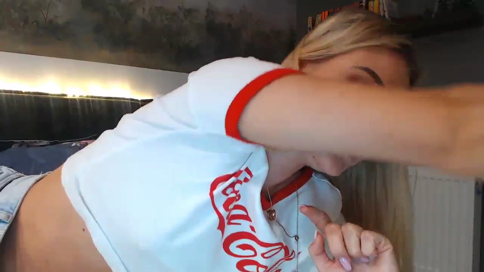 Gallery image thumbnail from bridetobe's myfreecams stream on, 12/06/2023, 03:06 image 7 of 20