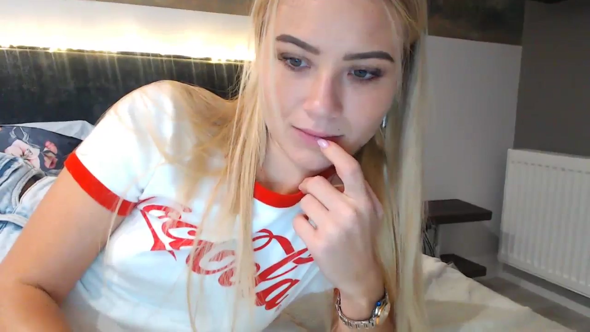 Gallery image thumbnail from bridetobe's myfreecams stream on, 12/06/2023, 04:02 image 16 of 20