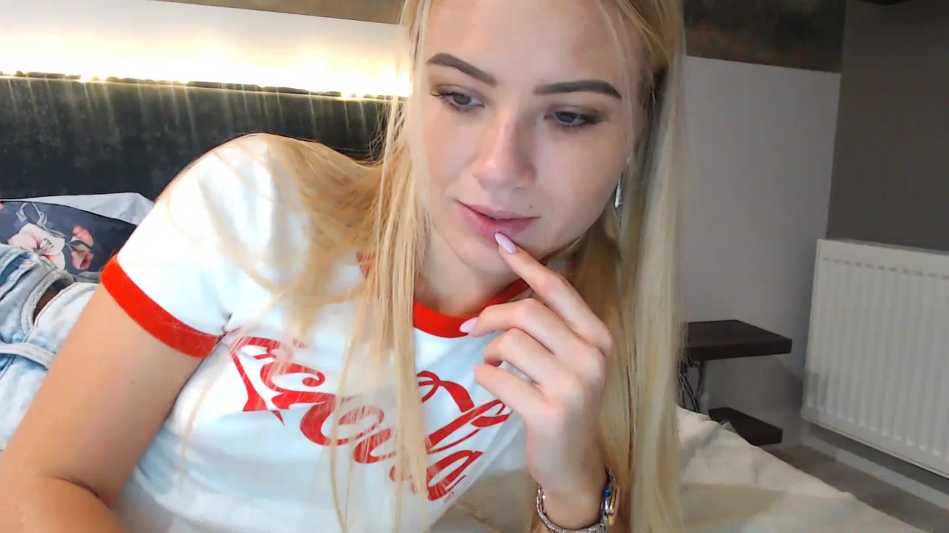 Gallery image thumbnail from bridetobe's myfreecams stream on, 12/06/2023, 04:02 image 17 of 20