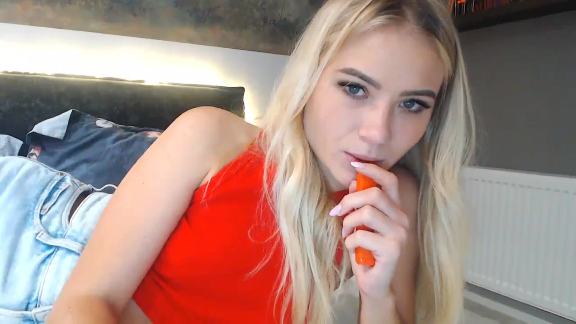 Gallery image thumbnail from bridetobe's myfreecams stream on, 12/08/2023, 04:28 image 10 of 20