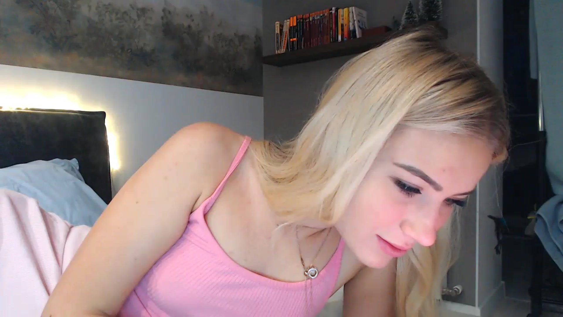 Gallery image thumbnail from bridetobe's myfreecams stream on, 12/11/2023, 05:42 image 10 of 20