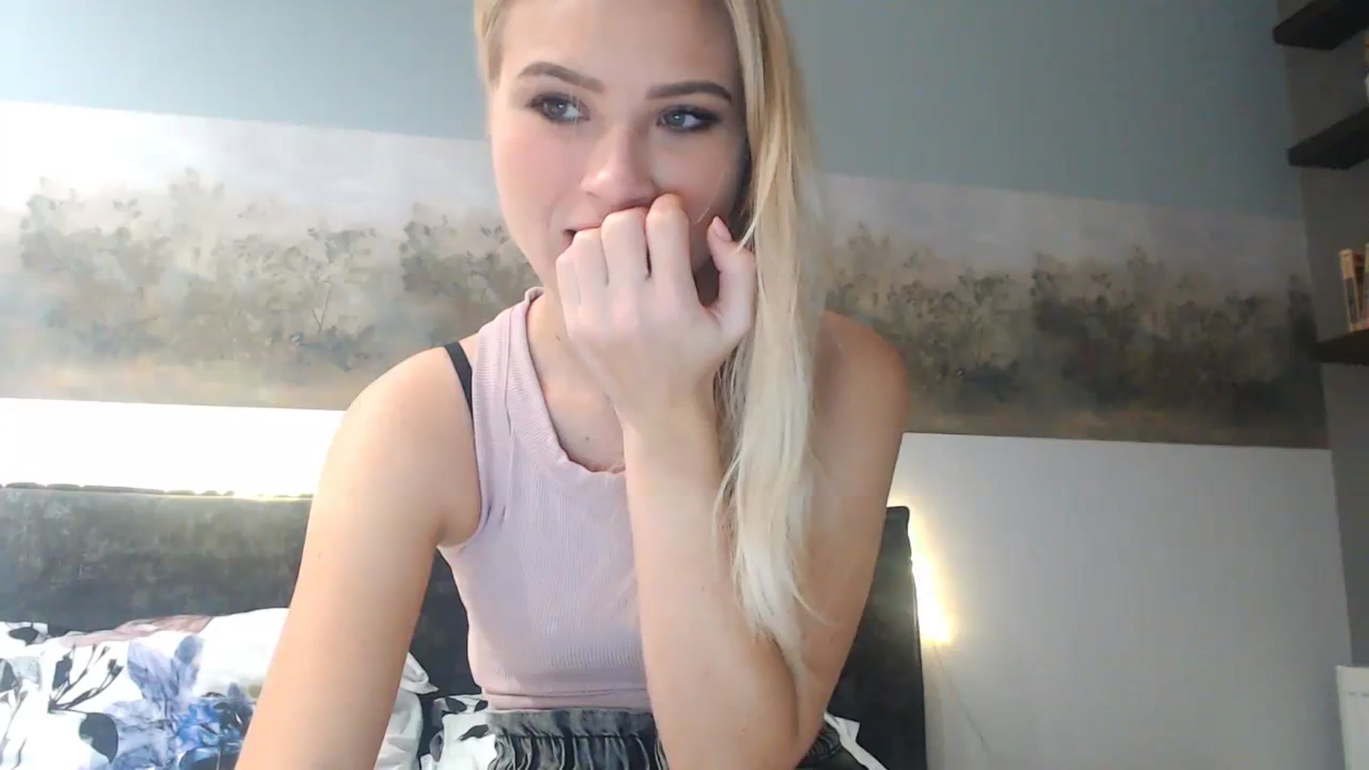 Gallery image thumbnail from bridetobe's myfreecams stream on, 12/22/2023, 03:26 image 7 of 20