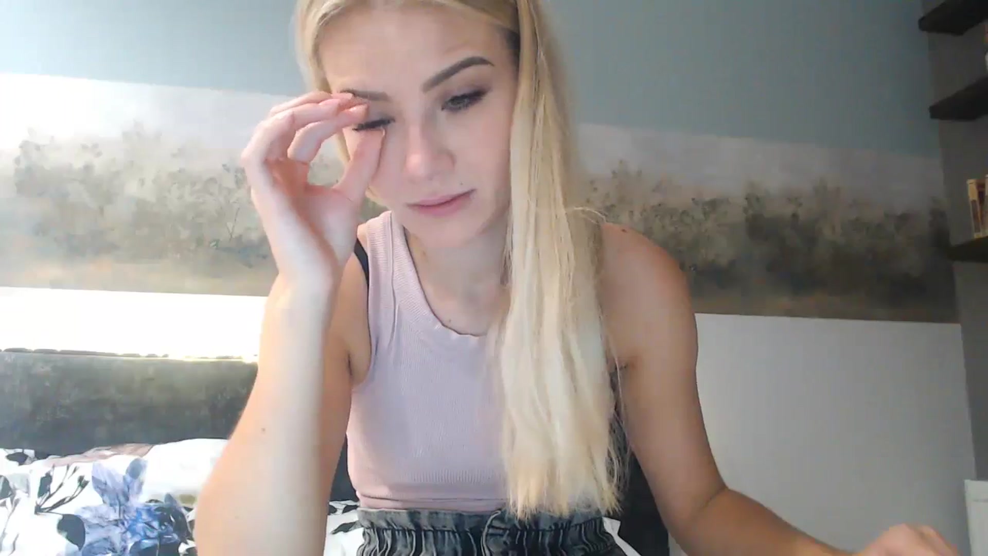 Gallery image thumbnail from bridetobe's myfreecams stream on, 12/22/2023, 03:26 image 10 of 20
