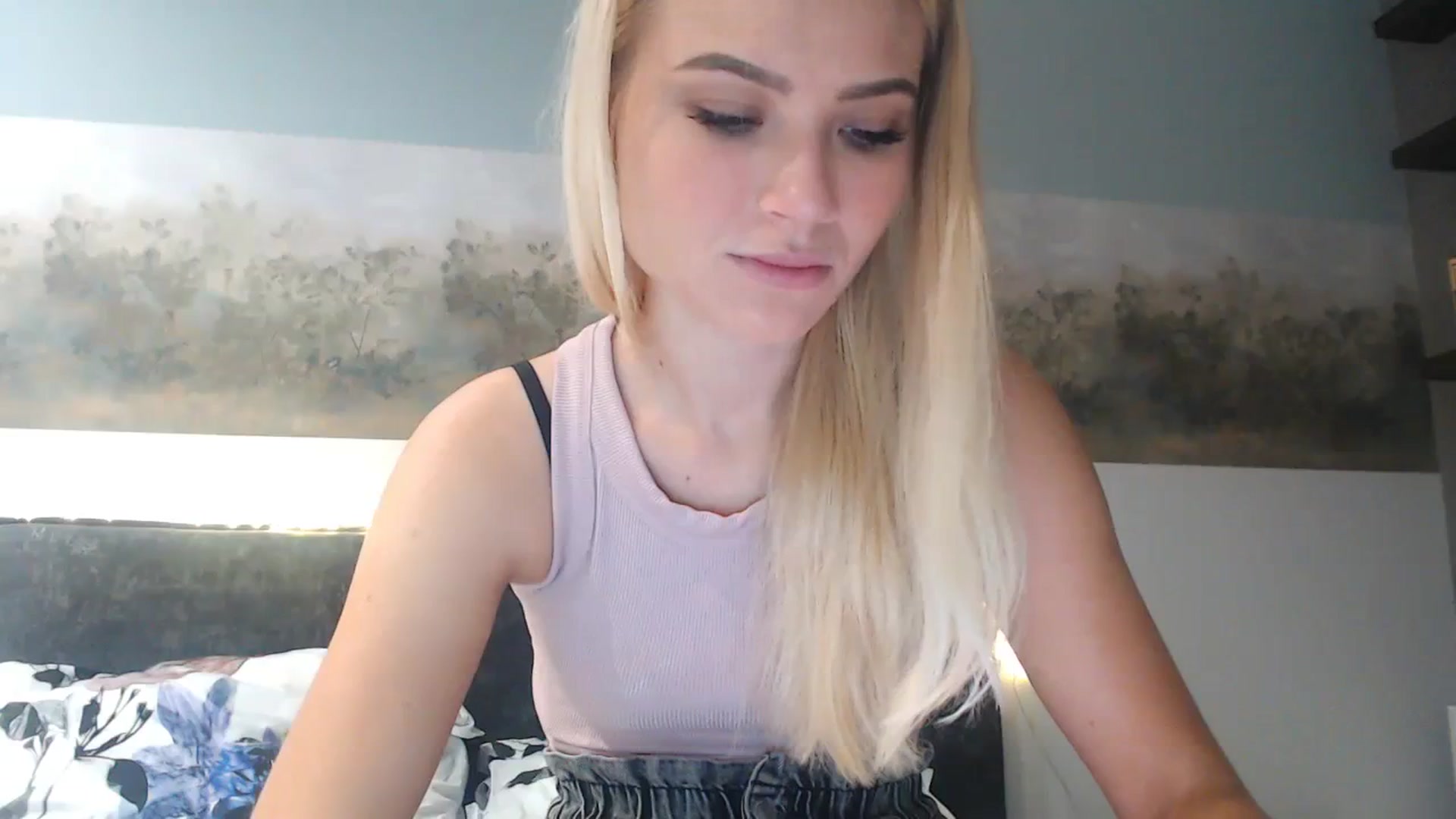 Gallery image thumbnail from bridetobe's myfreecams stream on, 12/22/2023, 03:56 image 13 of 20