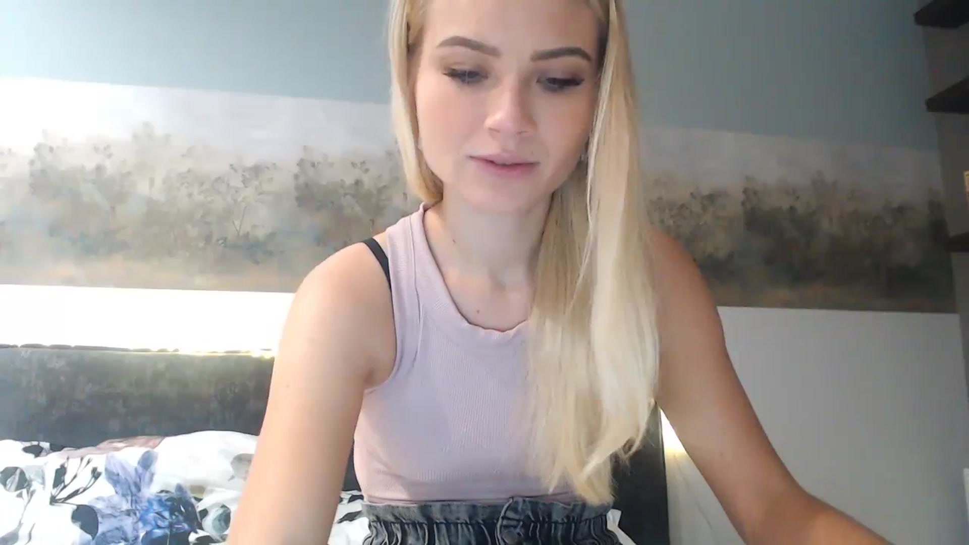 Gallery image thumbnail from bridetobe's myfreecams stream on, 12/22/2023, 03:56 image 9 of 20