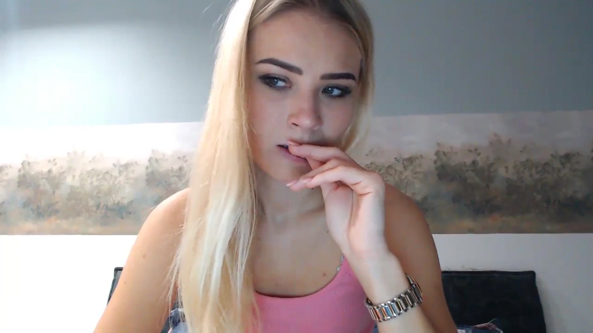 Gallery image thumbnail from bridetobe's myfreecams stream on, 12/29/2023, 03:51 image 3 of 20