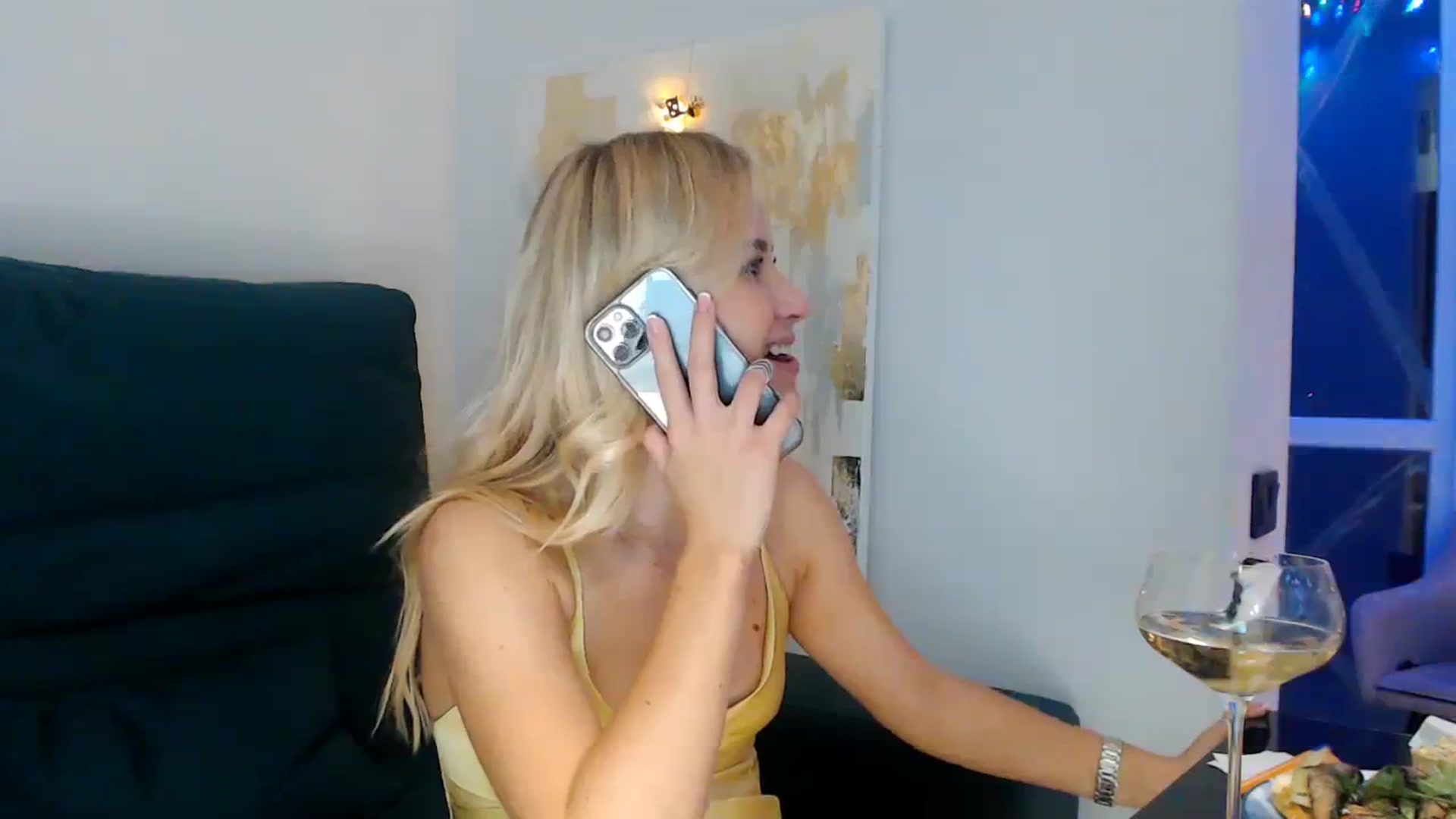 Gallery image thumbnail from bridetobe's myfreecams stream on, 12/31/2023, 22:19 image 14 of 20
