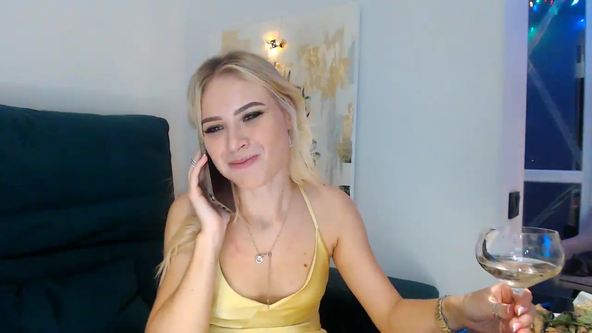 Gallery image thumbnail from bridetobe's myfreecams stream on, 12/31/2023, 22:19 image 18 of 20