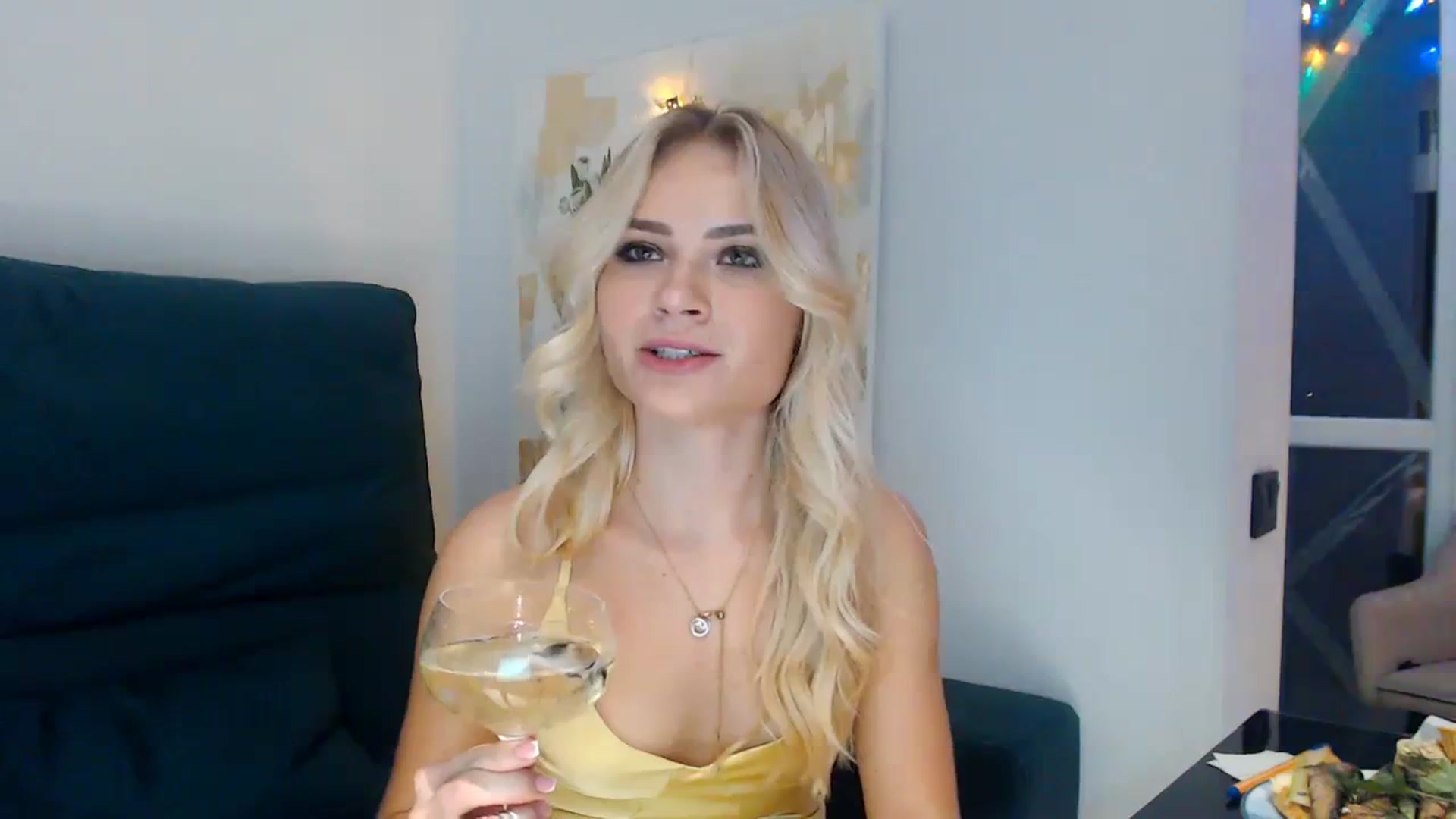 Gallery image thumbnail from bridetobe's myfreecams stream on, 12/31/2023, 22:19 image 5 of 20