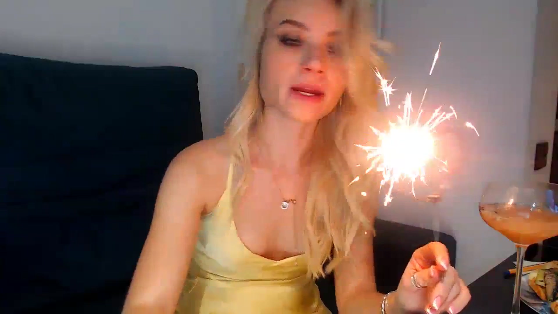 Gallery image thumbnail from bridetobe's myfreecams stream on, 12/31/2023, 23:12 image 19 of 20
