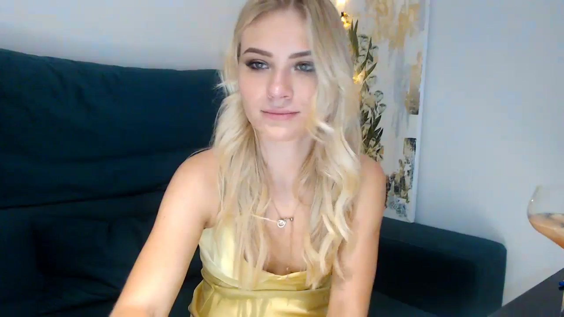 Gallery image thumbnail from bridetobe's myfreecams stream on, 12/31/2023, 23:12 image 8 of 20