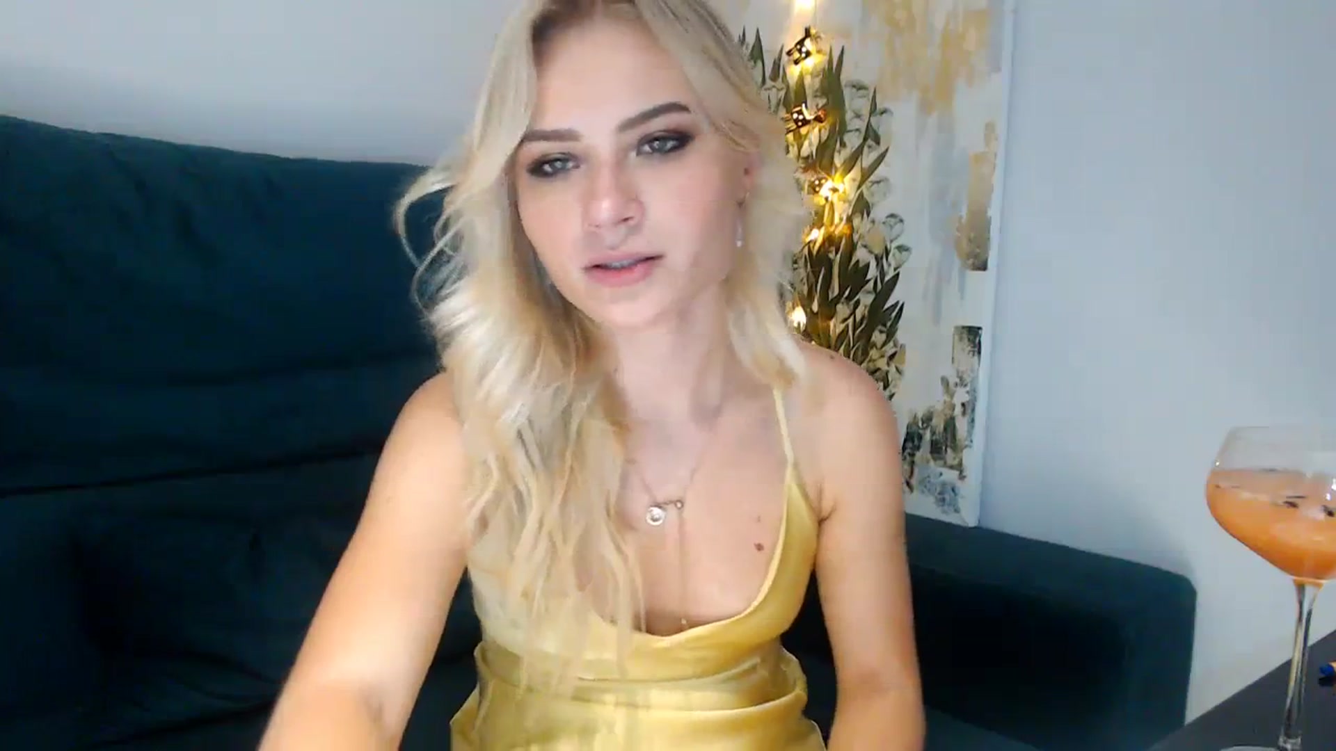 Gallery image thumbnail from bridetobe's myfreecams stream on, 12/31/2023, 23:12 image 14 of 20