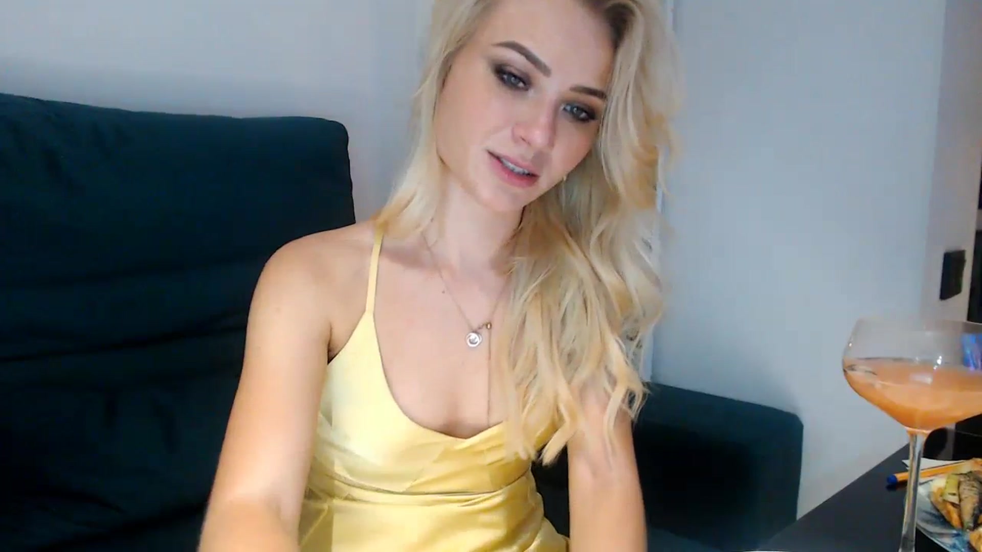 Gallery image thumbnail from bridetobe's myfreecams stream on, 12/31/2023, 23:12 image 18 of 20