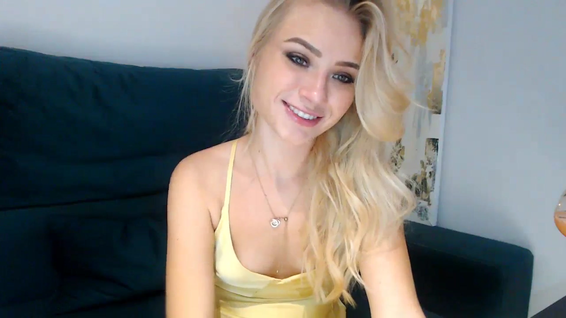 Gallery image thumbnail from bridetobe's myfreecams stream on, 12/31/2023, 23:12 image 16 of 20