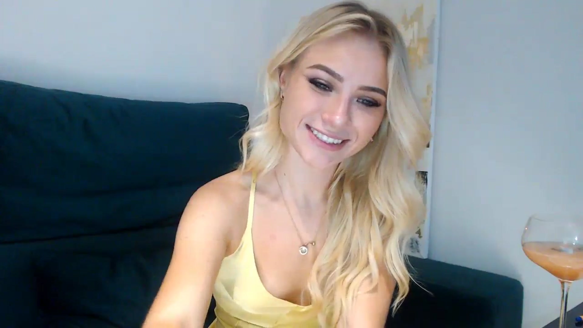 Gallery image thumbnail from bridetobe's myfreecams stream on, 12/31/2023, 23:12 image 6 of 20