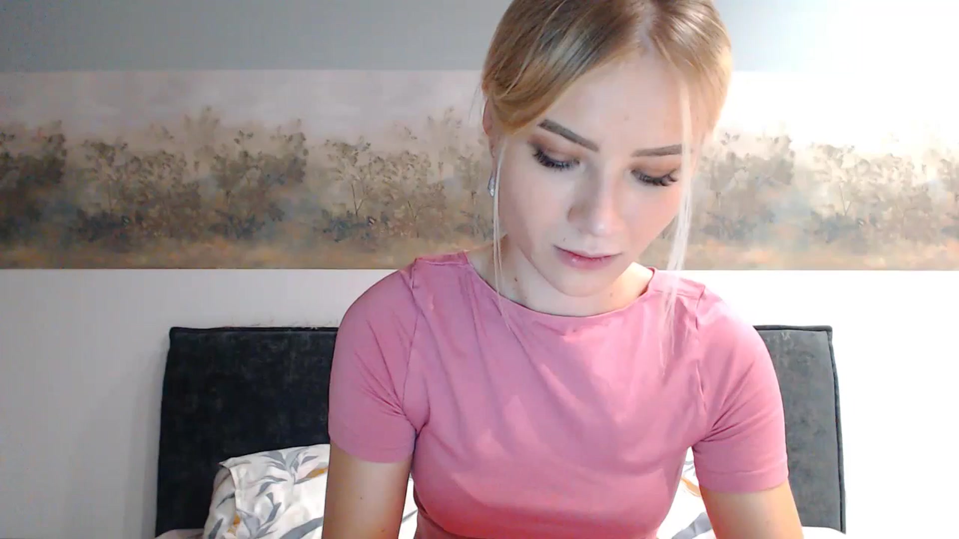 Gallery image thumbnail from bridetobe's myfreecams stream on, 01/16/2024, 04:28 image 1 of 20