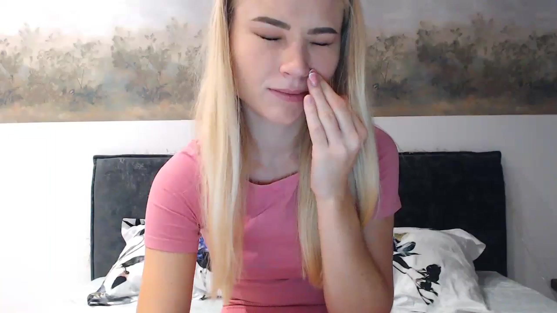 Gallery image thumbnail from bridetobe's myfreecams stream on, 01/19/2024, 05:08 image 14 of 20