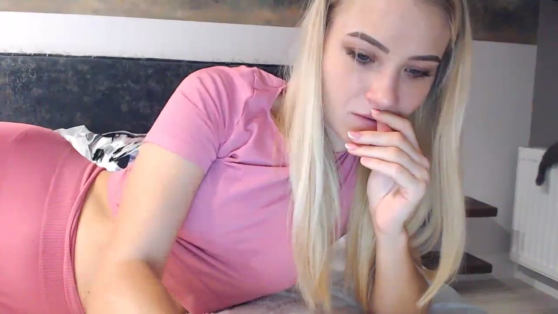 Gallery image thumbnail from bridetobe's myfreecams stream on, 01/19/2024, 05:08 image 16 of 20