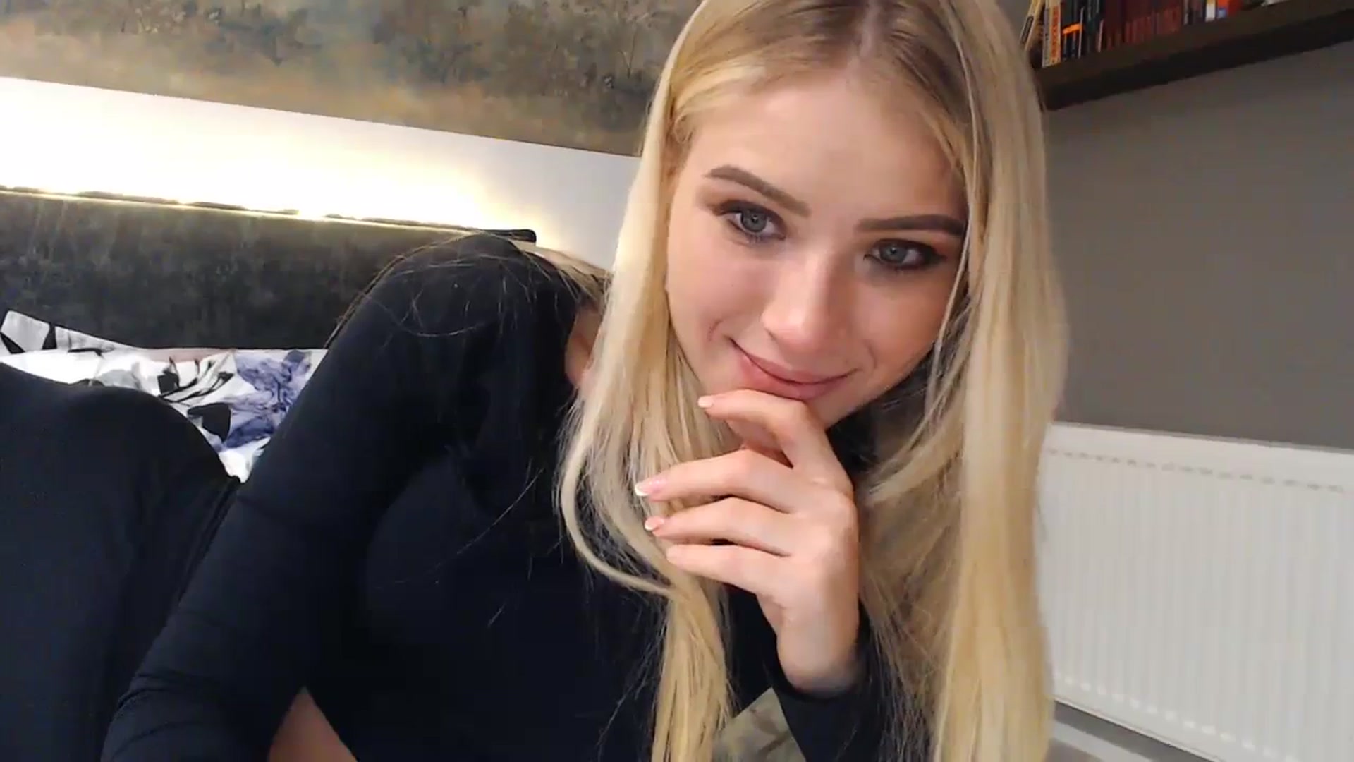 Gallery image thumbnail from bridetobe's myfreecams stream on, 01/20/2024, 01:44 image 4 of 20