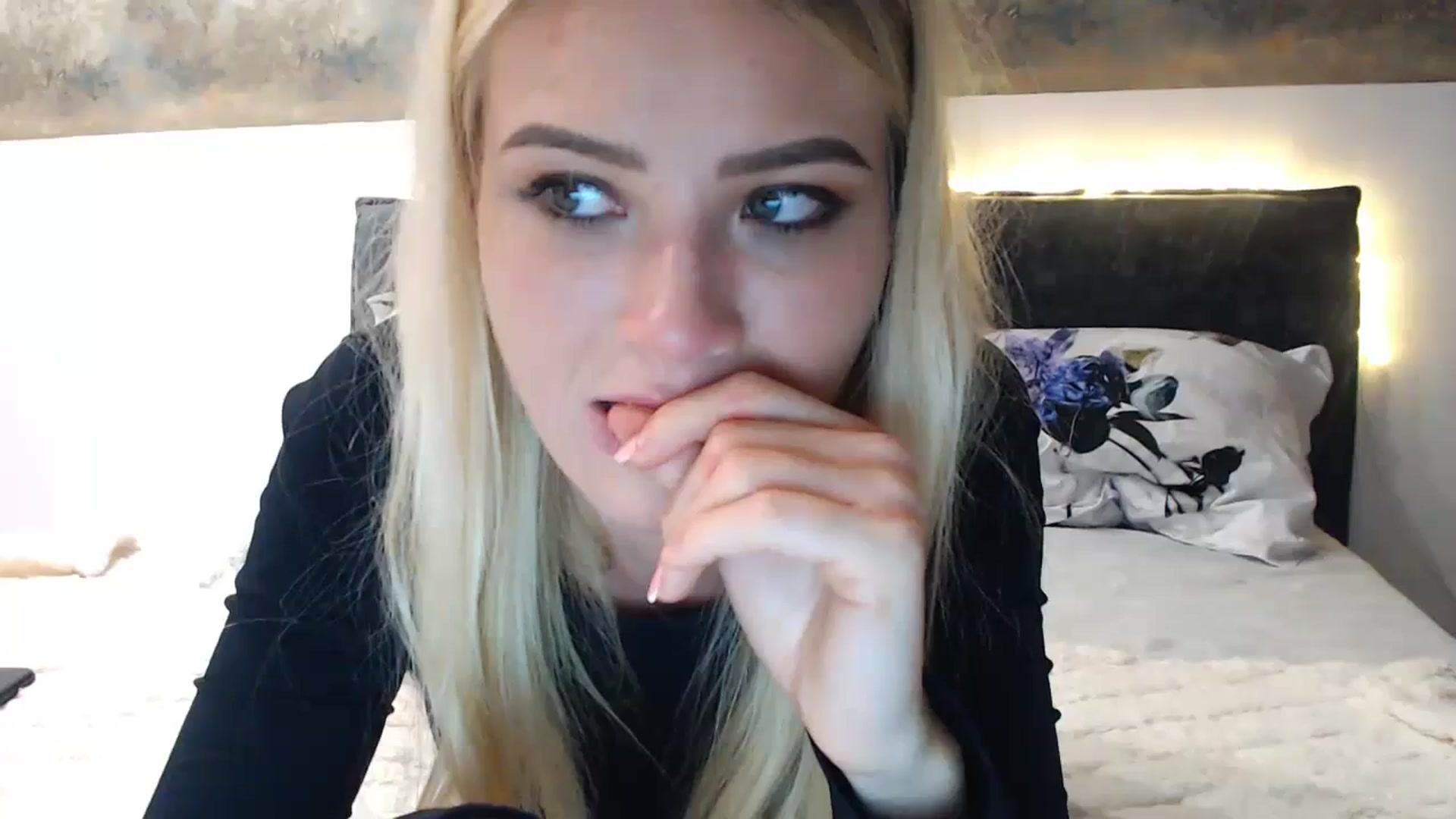 Gallery image thumbnail from bridetobe's myfreecams stream on, 01/20/2024, 01:44 image 8 of 20