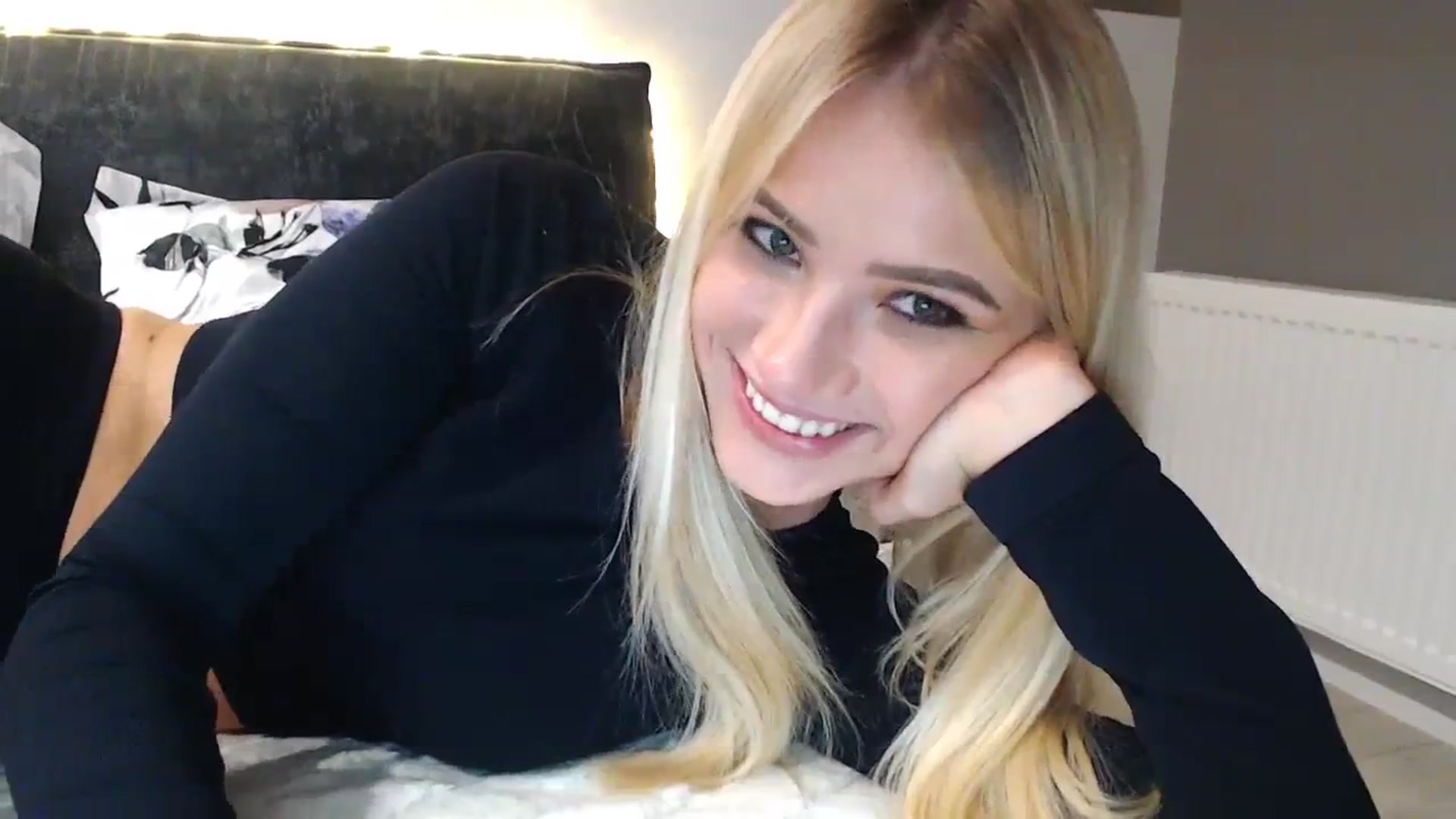 Gallery image thumbnail from bridetobe's myfreecams stream on, 01/20/2024, 01:44 image 18 of 20