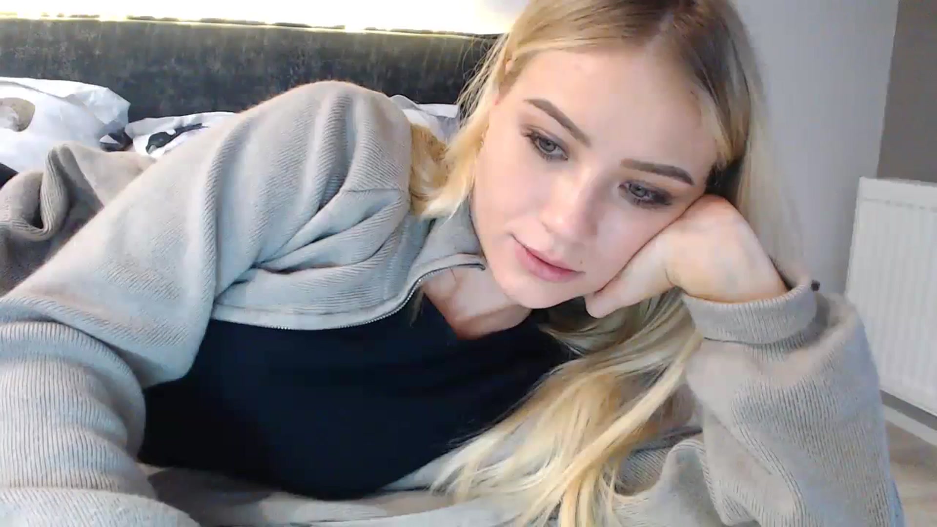Gallery image thumbnail from bridetobe's myfreecams stream on, 01/20/2024, 06:23 image 10 of 20