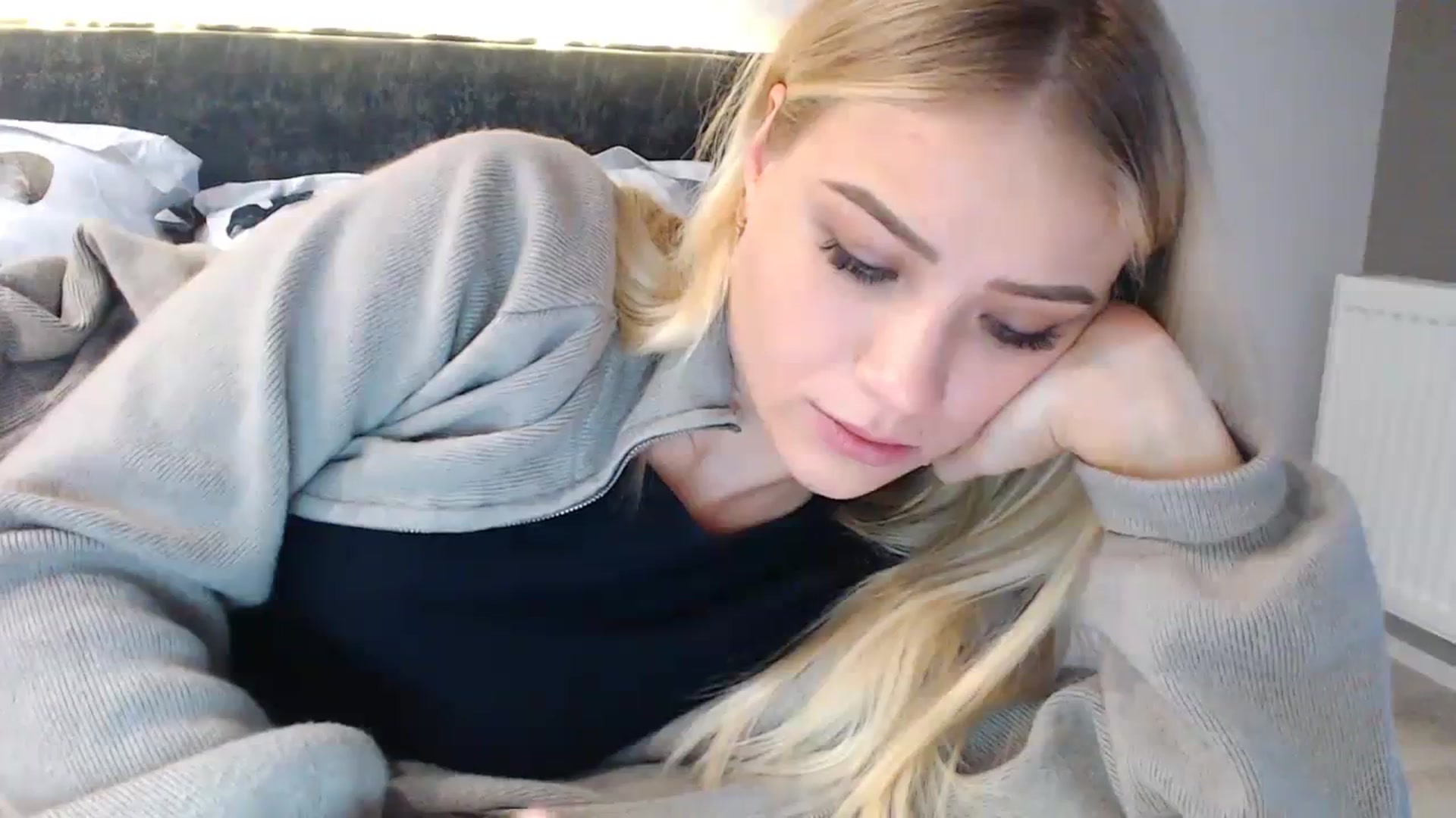 Gallery image thumbnail from bridetobe's myfreecams stream on, 01/20/2024, 06:23 image 13 of 20