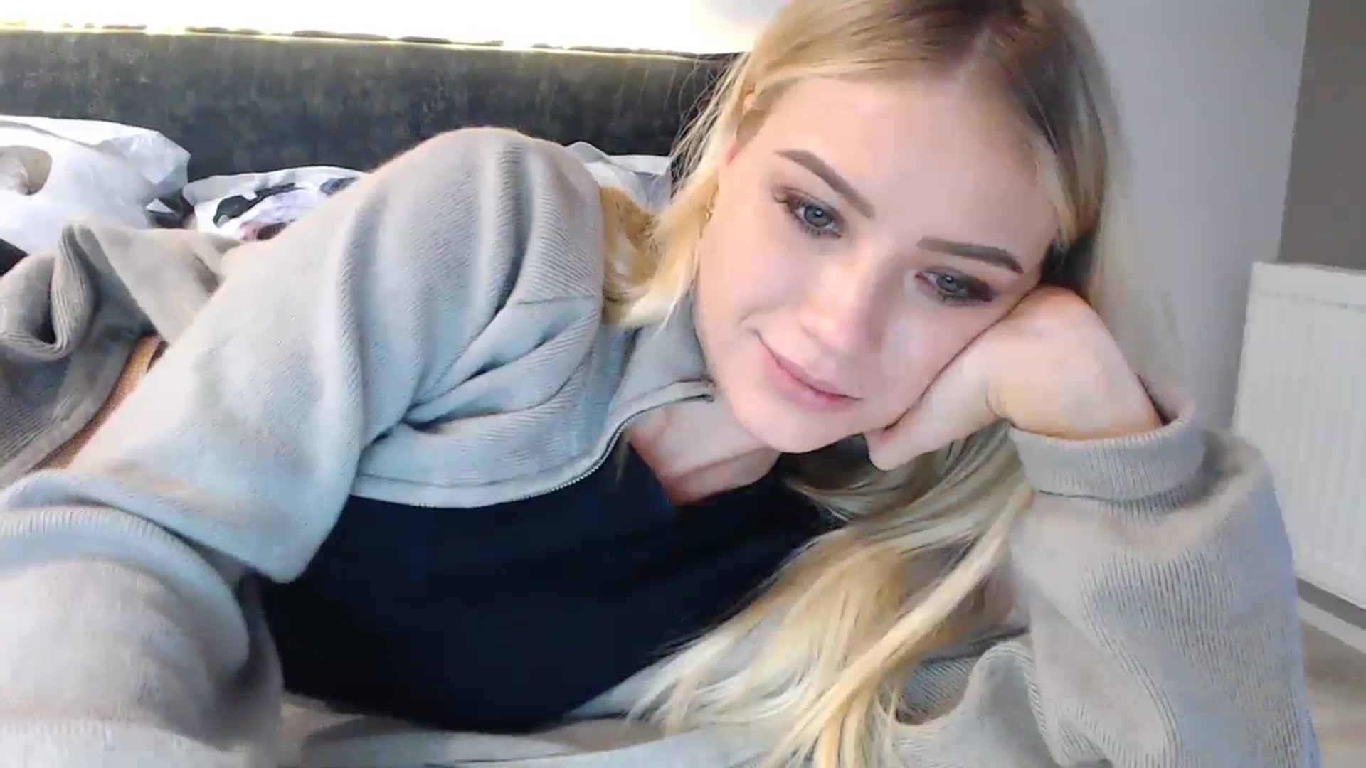 Gallery image thumbnail from bridetobe's myfreecams stream on, 01/20/2024, 06:23 image 11 of 20